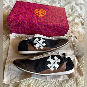 New in box Tory Burch vintage double T trainers sneakers shoes size 7 leather